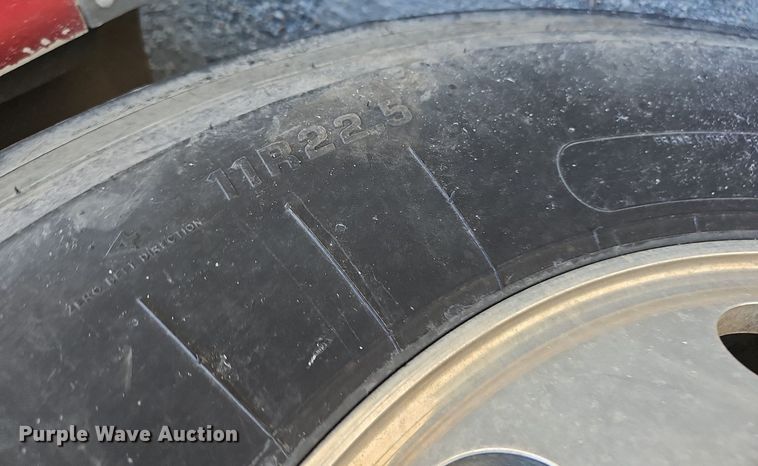 image for item DP0851 2010 Freightliner Cascadia semi truck