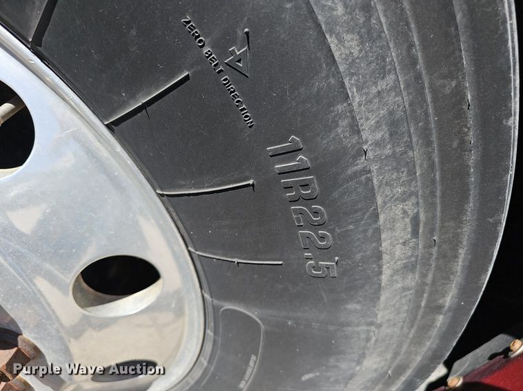 image for item DP0851 2010 Freightliner Cascadia semi truck