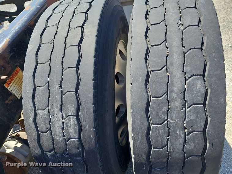 image for item DP0851 2010 Freightliner Cascadia semi truck