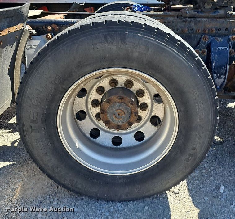 image for item DP0851 2010 Freightliner Cascadia semi truck