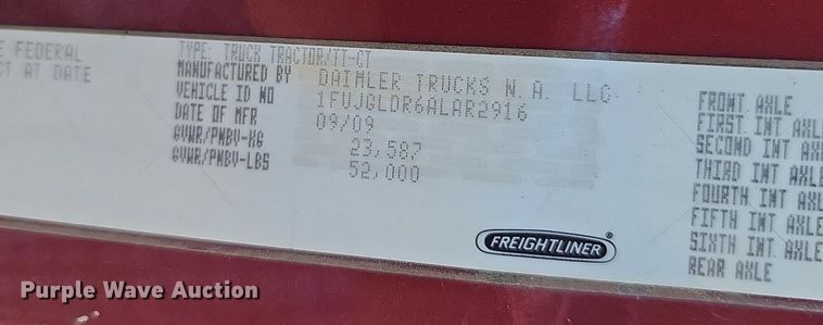 image for item DP0851 2010 Freightliner Cascadia semi truck