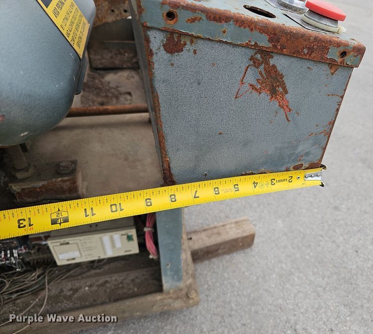 image for item DP0873 1987 Peerless HB 915A bandsaw