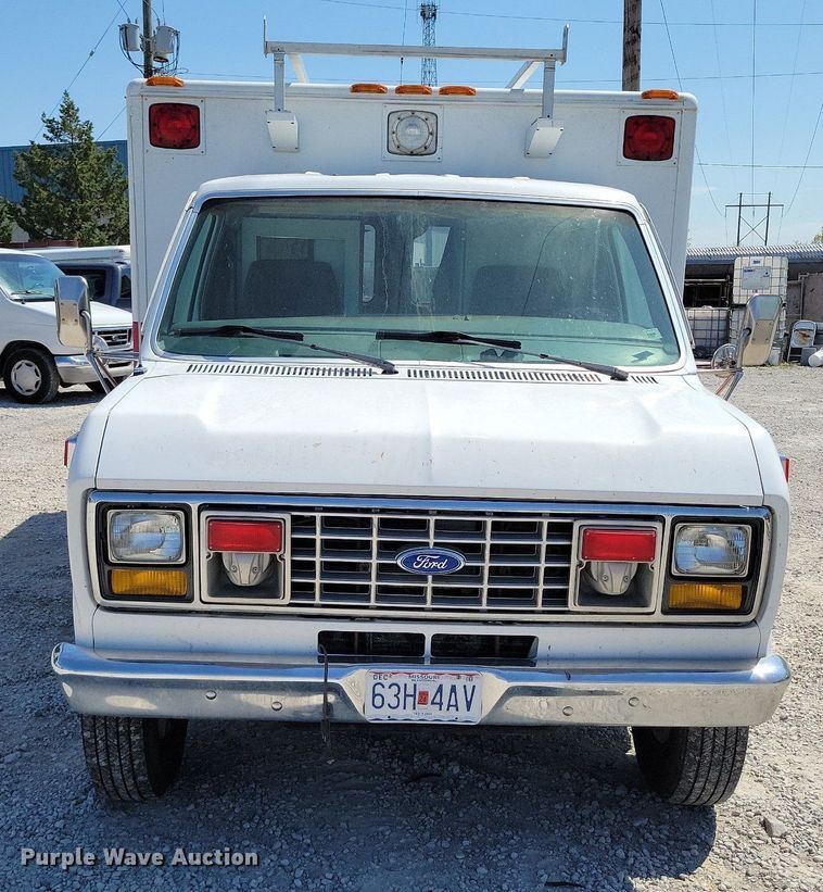 image for item DP1418 1991 Ford E350 ambulance