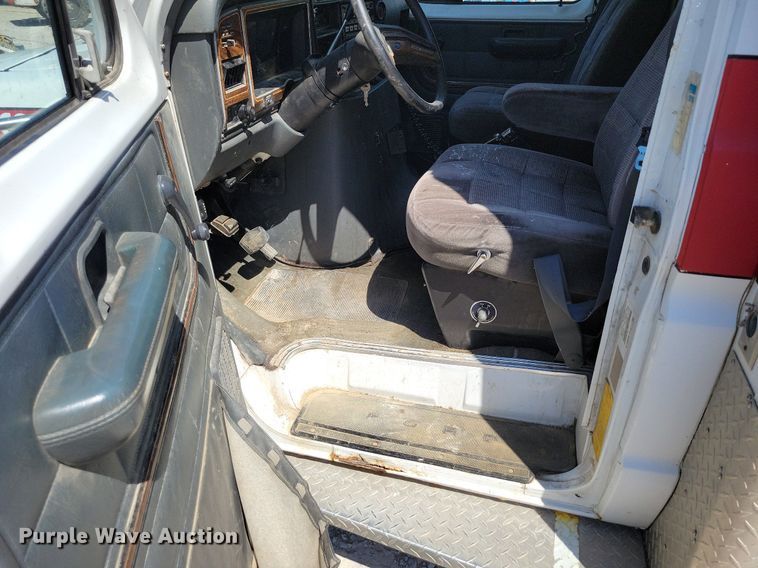 image for item DP1418 1991 Ford E350 ambulance