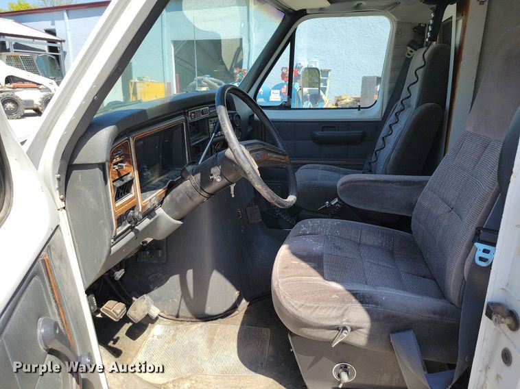 image for item DP1418 1991 Ford E350 ambulance