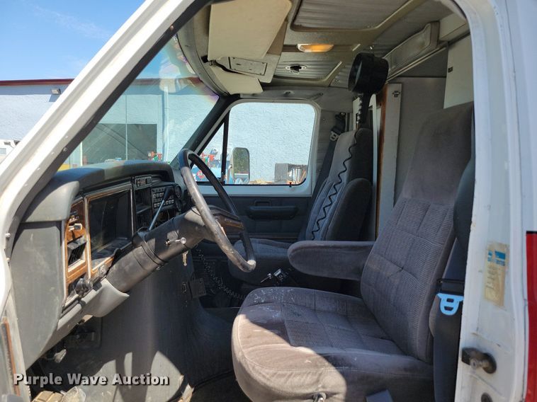 image for item DP1418 1991 Ford E350 ambulance