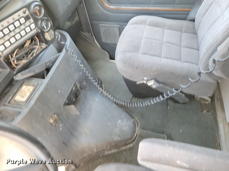 image for item DP1418 1991 Ford E350 ambulance