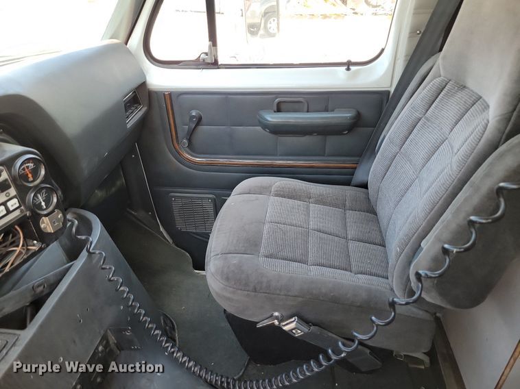 image for item DP1418 1991 Ford E350 ambulance