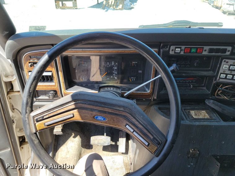 image for item DP1418 1991 Ford E350 ambulance