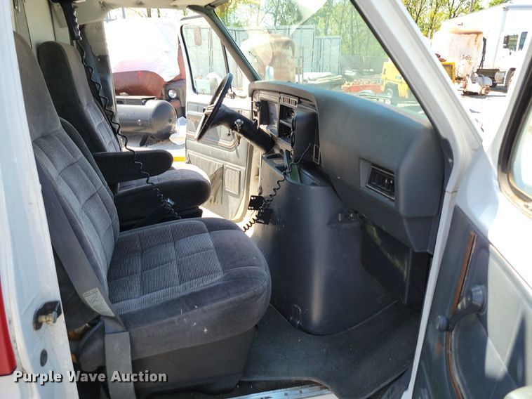 image for item DP1418 1991 Ford E350 ambulance