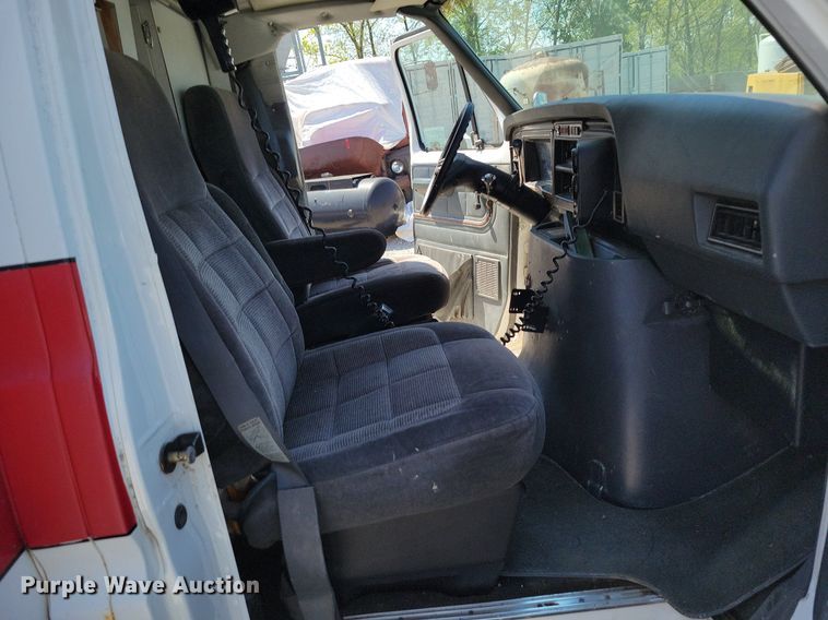 image for item DP1418 1991 Ford E350 ambulance