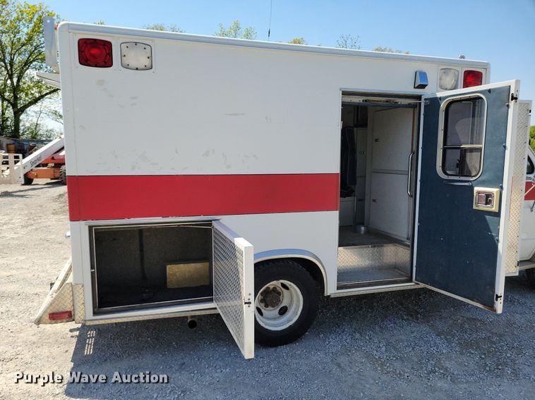 image for item DP1418 1991 Ford E350 ambulance