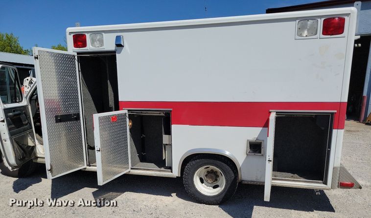 image for item DP1418 1991 Ford E350 ambulance