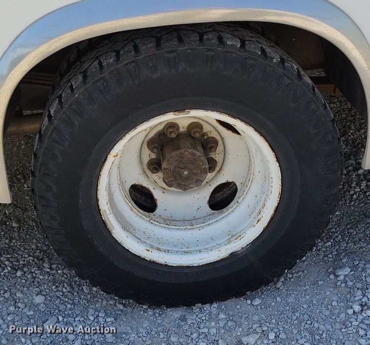 image for item DP1418 1991 Ford E350 ambulance