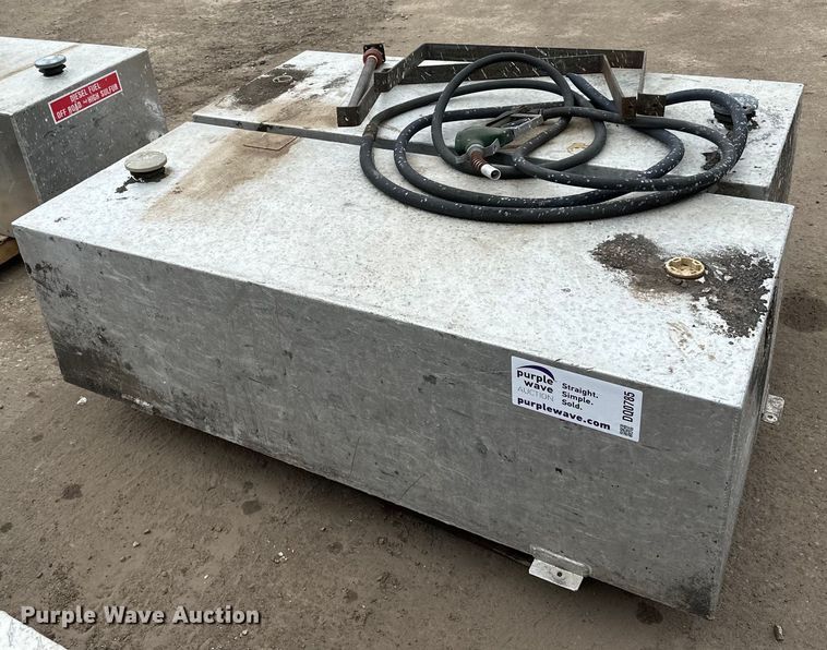 image for item DQ0785 (3) auxiliary fuel tanks