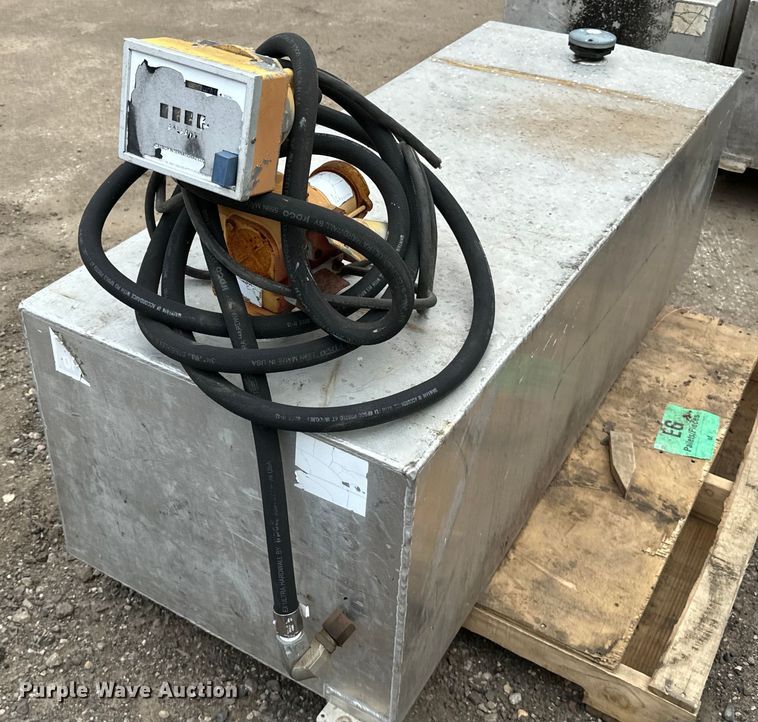 image for item DQ0785 (3) auxiliary fuel tanks