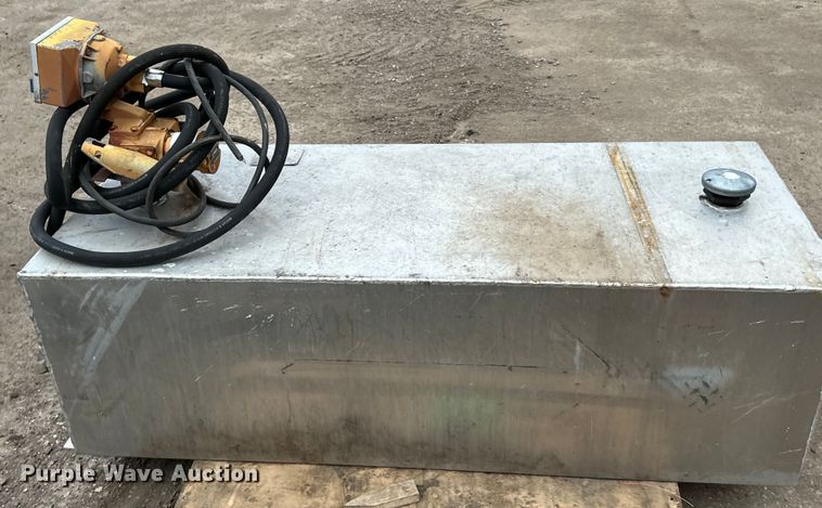 image for item DQ0785 (3) auxiliary fuel tanks