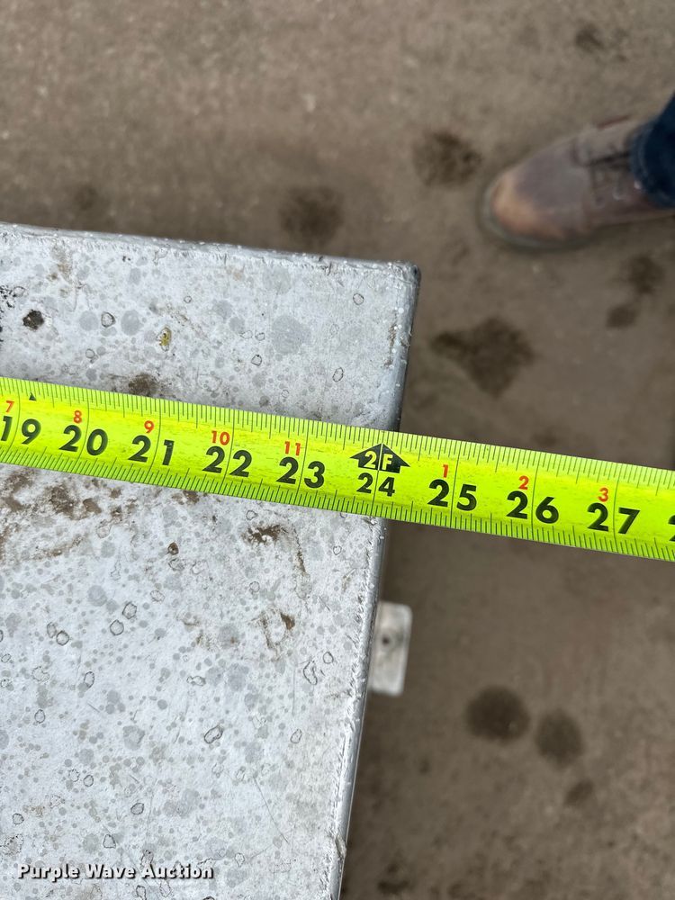 image for item DQ0785 (3) auxiliary fuel tanks