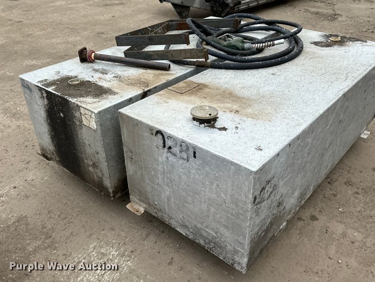 image for item DQ0785 (3) auxiliary fuel tanks