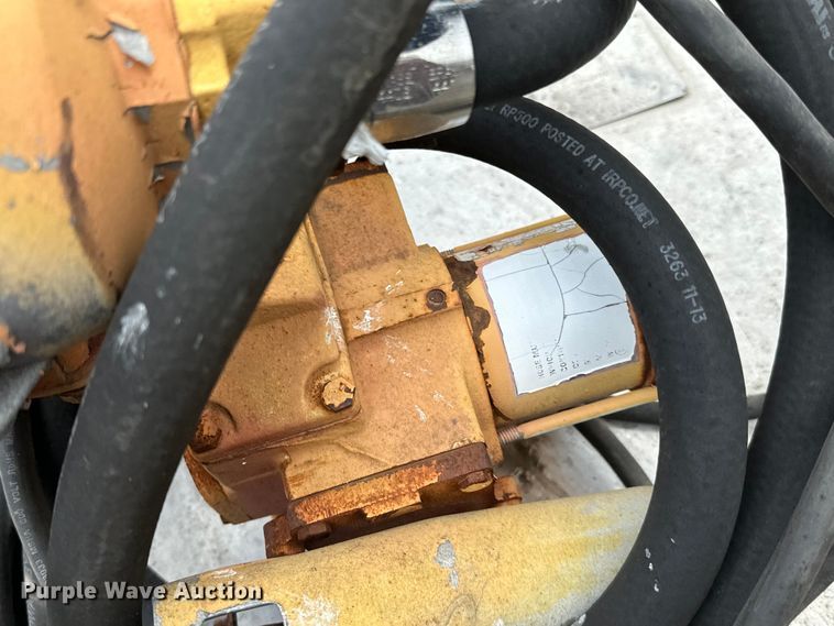 image for item DQ0785 (3) auxiliary fuel tanks