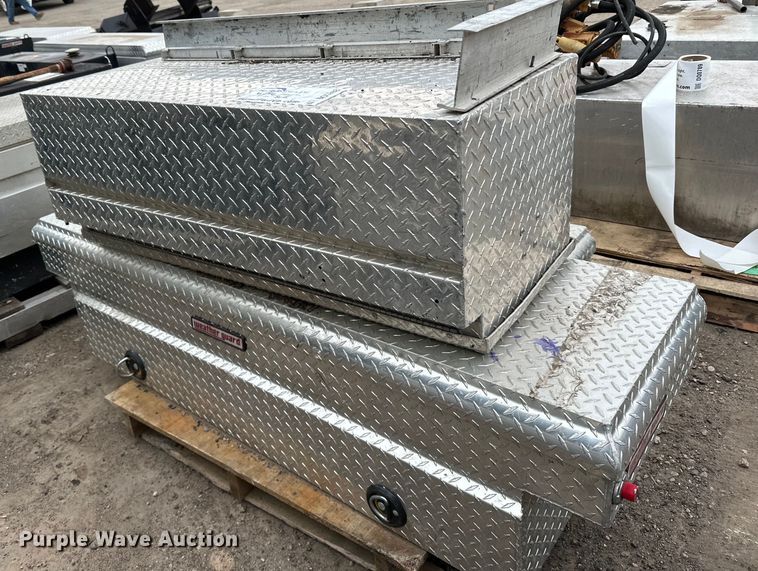 image for item DQ0788 (2) pallets of toolboxes