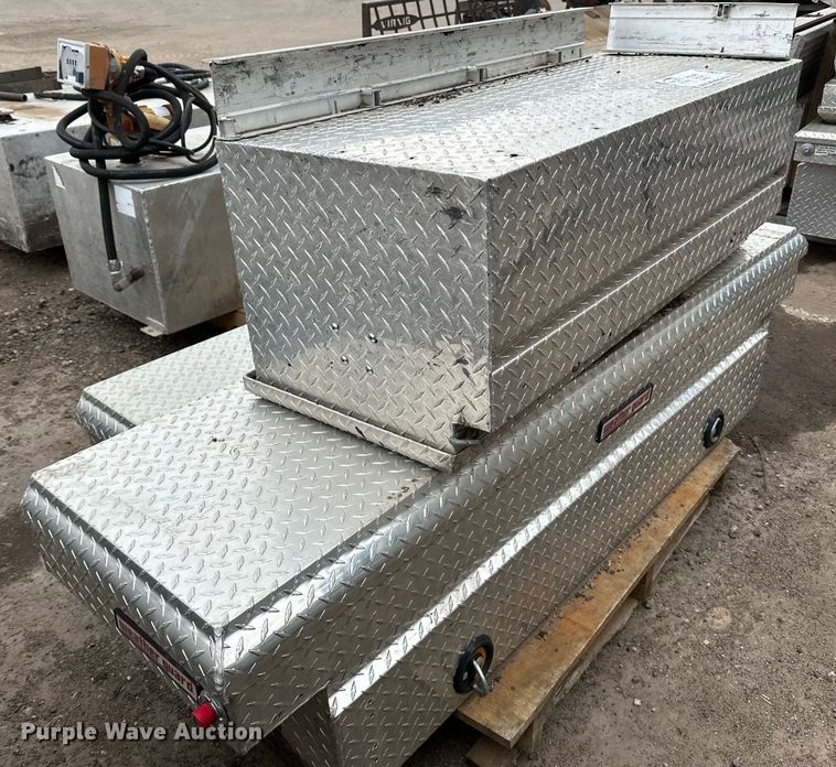 image for item DQ0788 (2) pallets of toolboxes