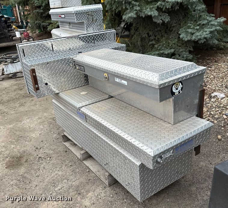 image for item DQ0788 (2) pallets of toolboxes