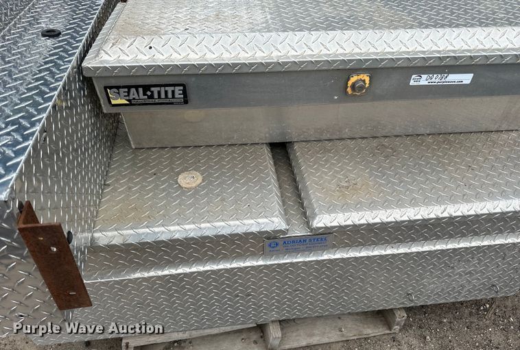 image for item DQ0788 (2) pallets of toolboxes