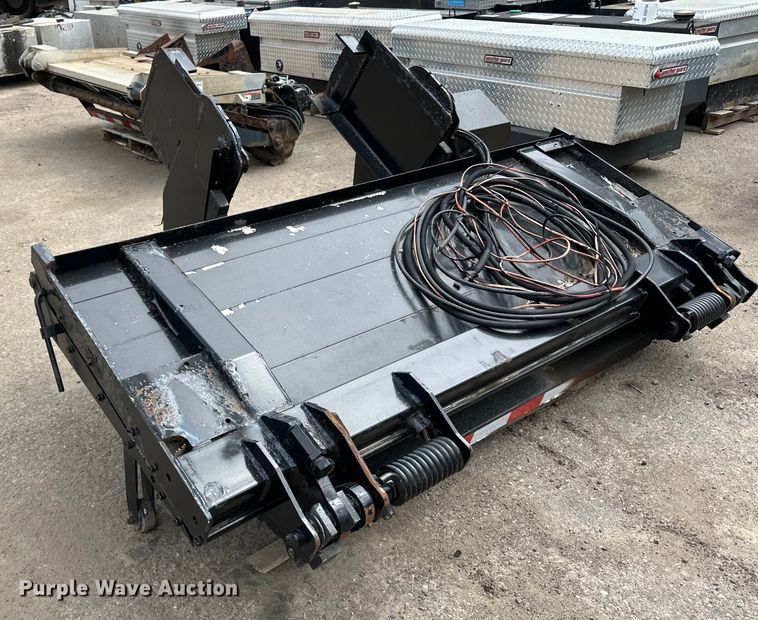 image for item DQ0791 Waltco end gate lift