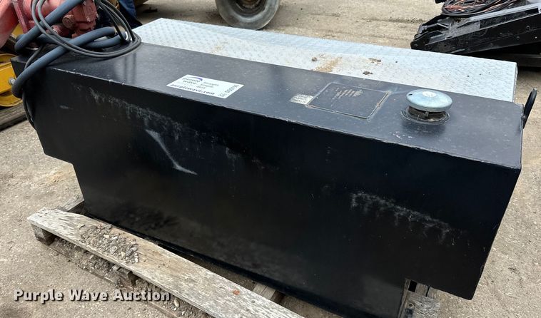 image for item DQ0793 (3) auxiliary fuel tanks