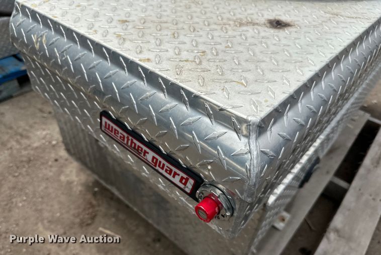 image for item DQ0793 (3) auxiliary fuel tanks