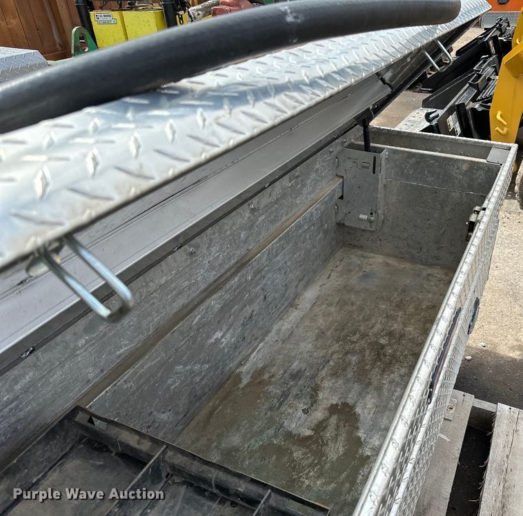 image for item DQ0793 (3) auxiliary fuel tanks