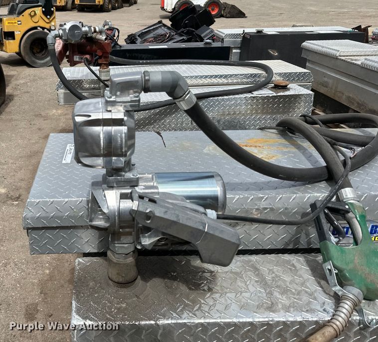 image for item DQ0793 (3) auxiliary fuel tanks