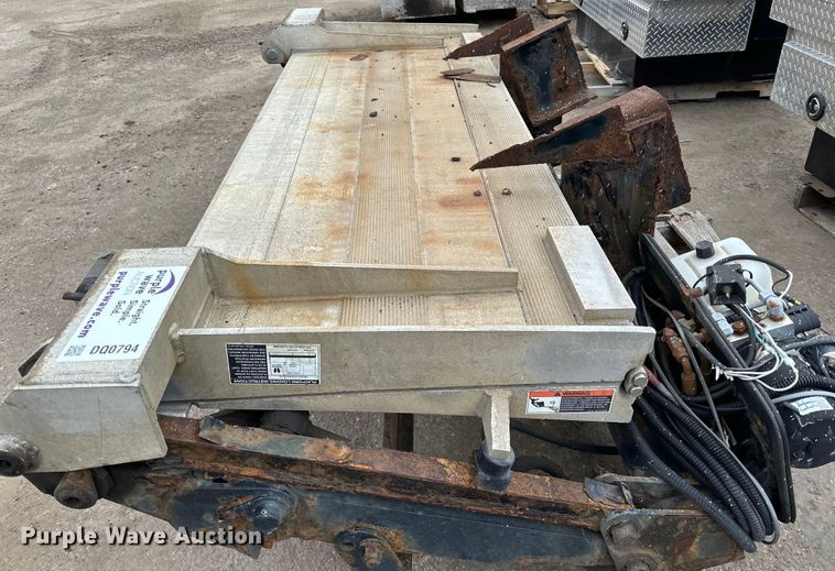 image for item DQ0794 Maxxon  end lift gate