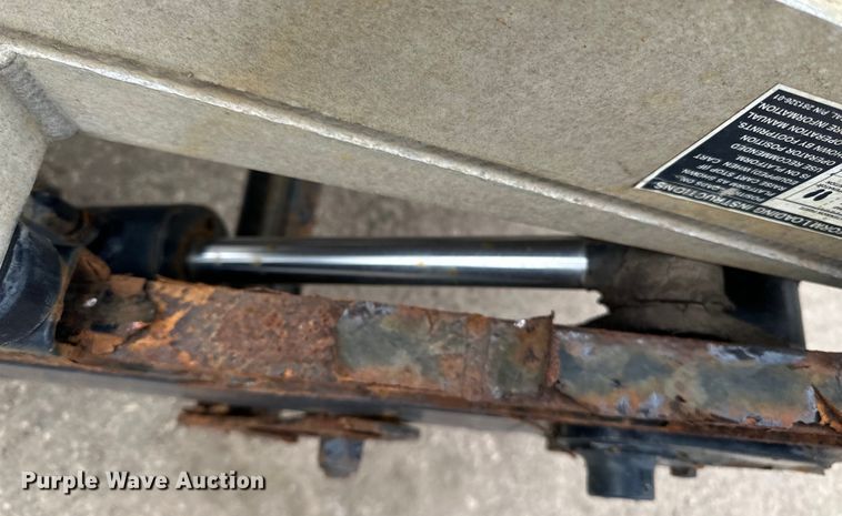 image for item DQ0794 Maxxon  end lift gate