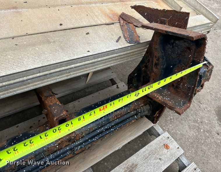 image for item DQ0794 Maxxon  end lift gate