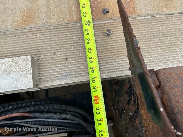 image for item DQ0794 Maxxon  end lift gate