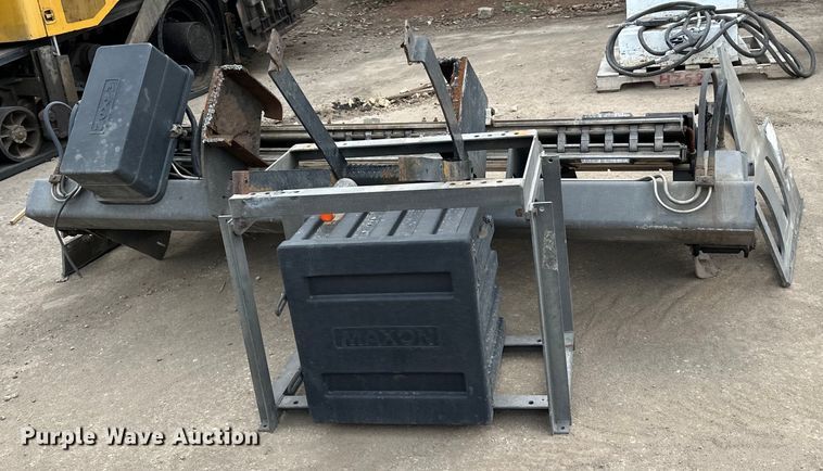 image for item DQ0795 Maxxon  end lift gate