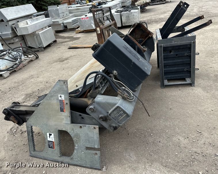 image for item DQ0795 Maxxon  end lift gate