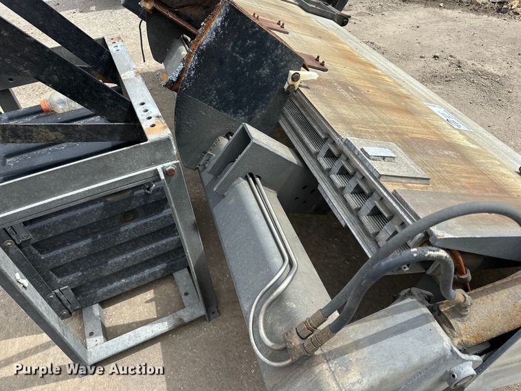 image for item DQ0795 Maxxon  end lift gate