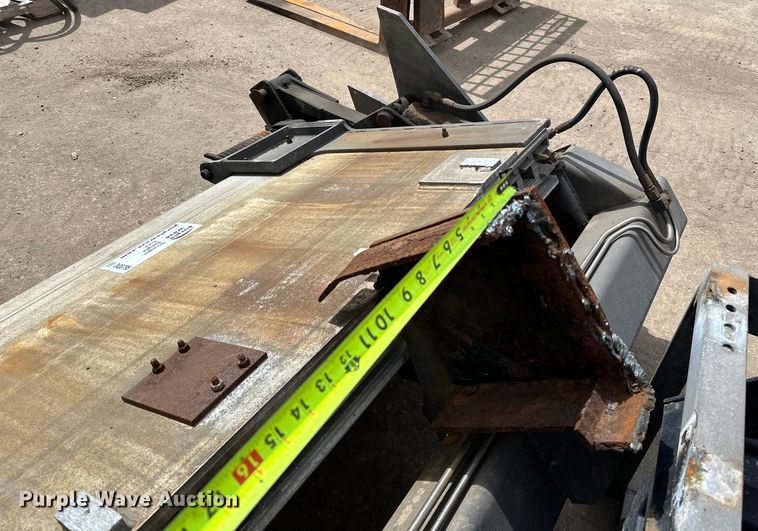 image for item DQ0795 Maxxon  end lift gate