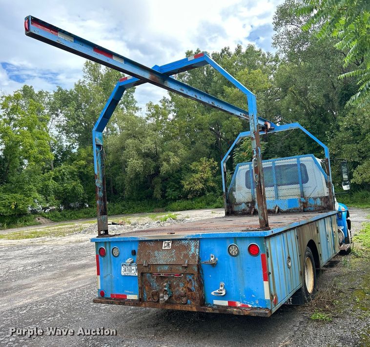 image for item DQ0900 2007 International 4300 flatbed truck