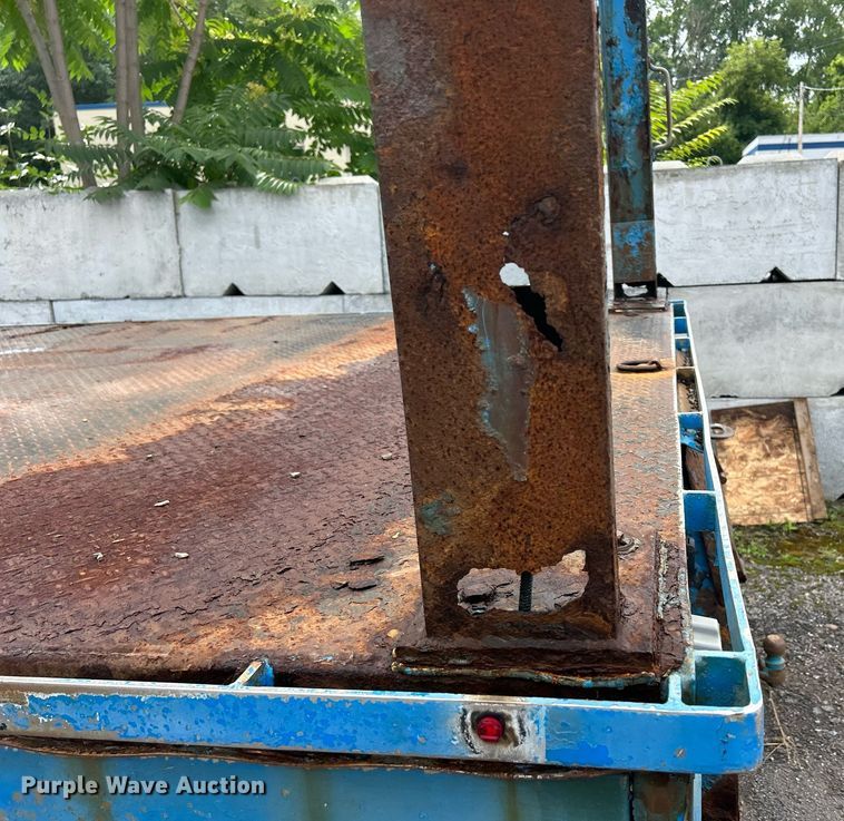 image for item DQ0900 2007 International 4300 flatbed truck