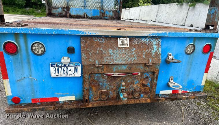 image for item DQ0900 2007 International 4300 flatbed truck