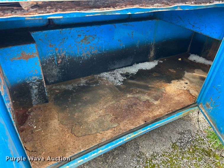 image for item DQ0900 2007 International 4300 flatbed truck