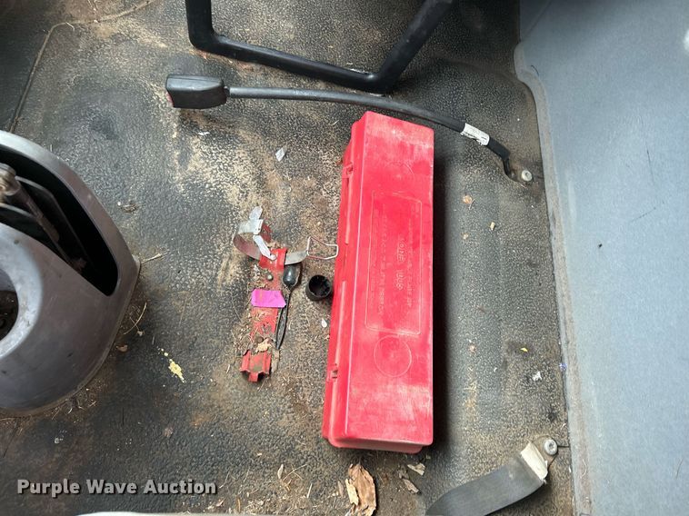 image for item DQ0900 2007 International 4300 flatbed truck