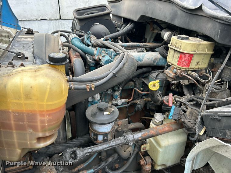 image for item DQ0900 2007 International 4300 flatbed truck