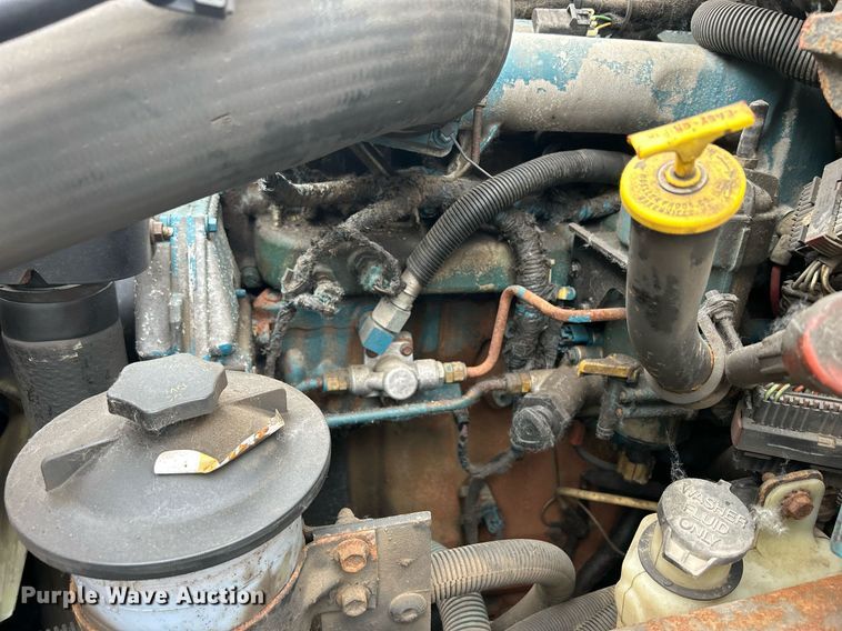 image for item DQ0900 2007 International 4300 flatbed truck