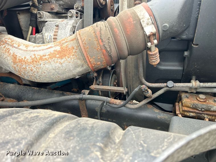 image for item DQ0900 2007 International 4300 flatbed truck