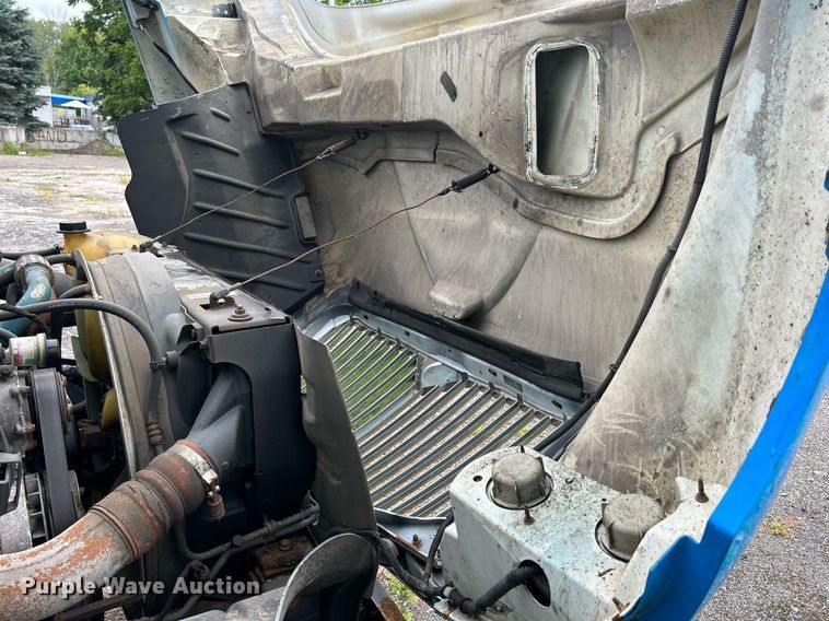 image for item DQ0900 2007 International 4300 flatbed truck